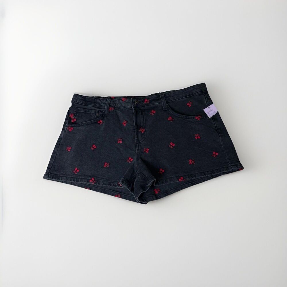 Wild Fable Shorts Women’ 14 Black Embroidered Cherries EasyRigid Mid Rise Denim